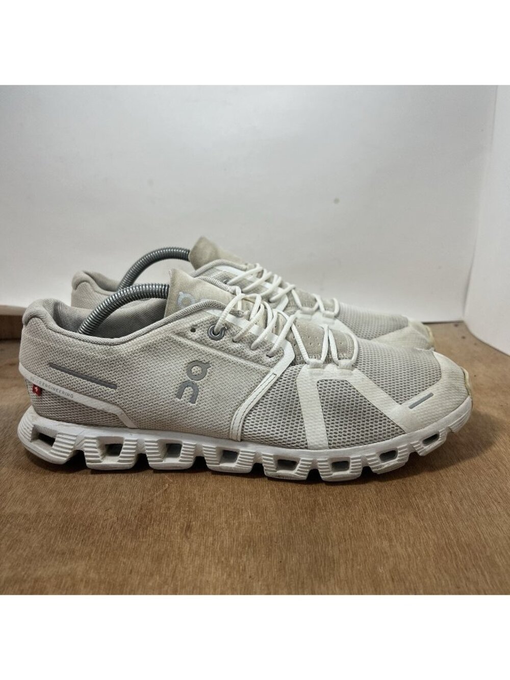 On Cloud 5 Swiss Engineering Men's Size 10.5 Undyed White 59.98376 Running Shoes